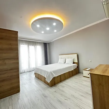 Renaissance Aparthotel *